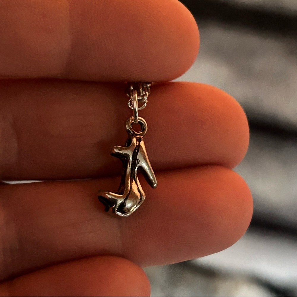 Ladies high heel shoe pendant on chain necklace